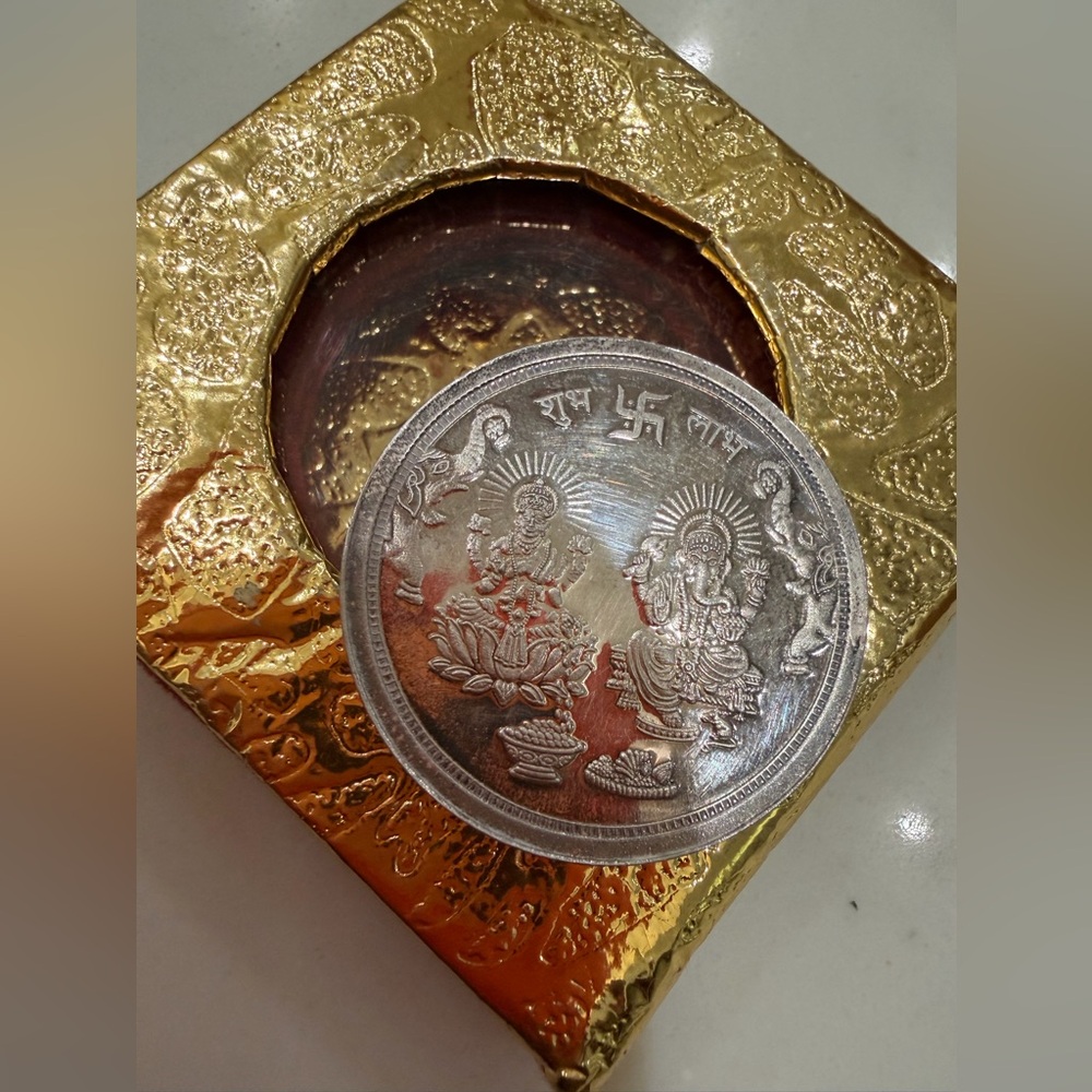Hindu God figure 10 gram silver coin
